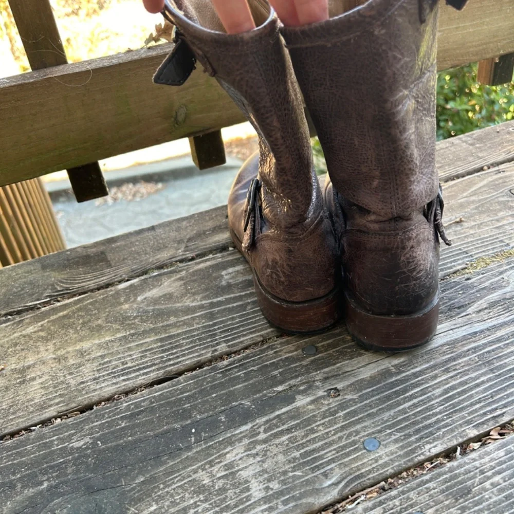 John Fluevog USA size 8 distressed Engineer Moto Angel Buckle leather boots - Picture 4 of 11